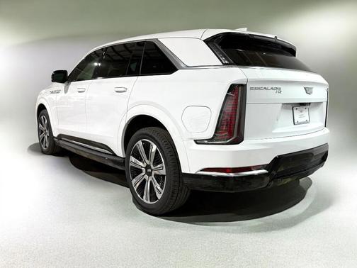 2025 Cadillac Escalade IQ Luxury 1