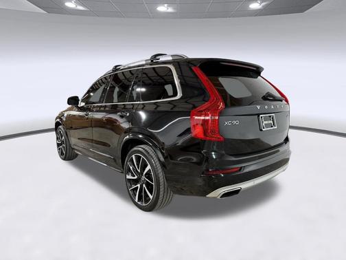 Onyx Black Metallic 2019 Volvo XC90 T6 Momentum