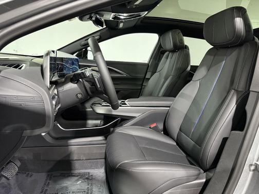 2025 Cadillac LYRIQ Luxury