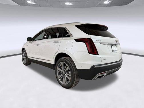 Crystal White Tricoat 2026 Cadillac XT5 Premium Luxury