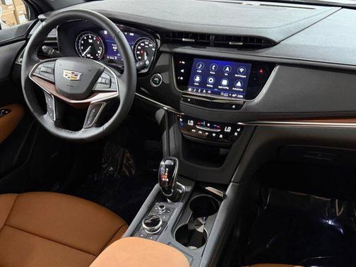 Crystal White Tricoat 2026 Cadillac XT5 Premium Luxury