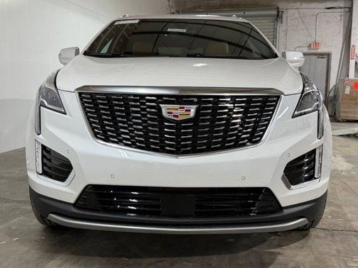 Crystal White Tricoat 2026 Cadillac XT5 Premium Luxury