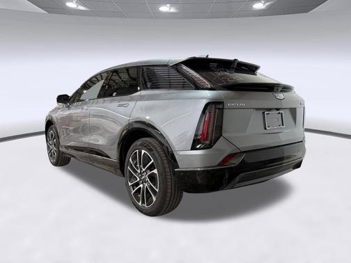 Argent Silver Metallic 2026 Cadillac OPTIQ Sport