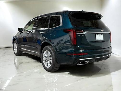 2025 Cadillac XT6 Luxury FWD