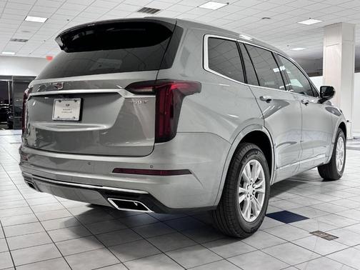 2025 Cadillac XT6 Luxury FWD