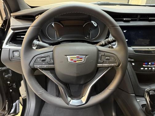 2025 Cadillac XT6 Luxury FWD