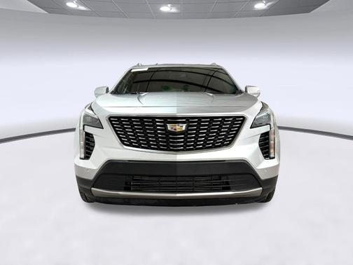 Radiant Silver Metallic 2021 Cadillac XT4 Premium Luxury