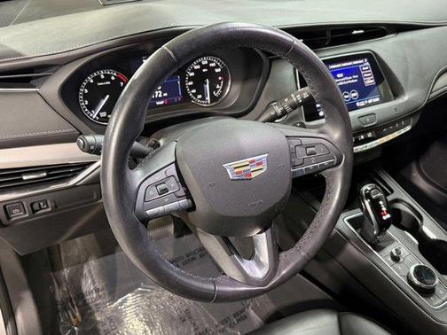 Radiant Silver Metallic 2021 Cadillac XT4 Premium Luxury