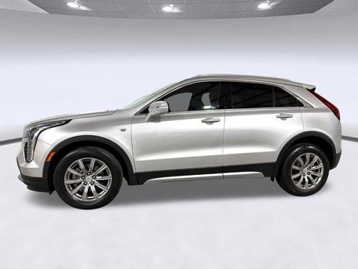 Radiant Silver Metallic 2021 Cadillac XT4 Premium Luxury