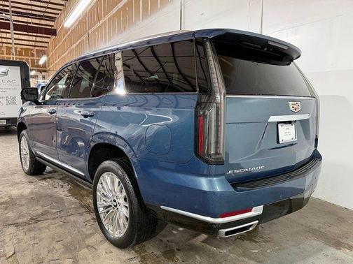 Deep Sea Metallic 2026 Cadillac Escalade Luxury