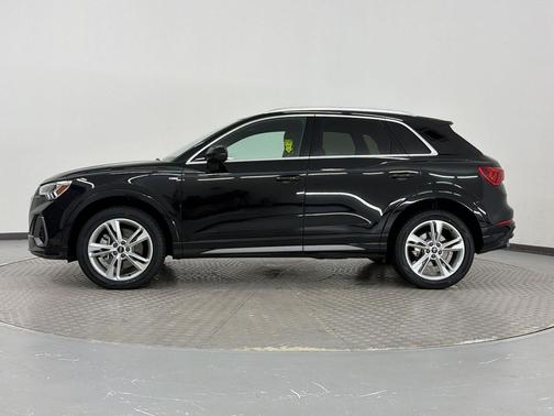 Mythos Black Metallic 2021 Audi Q3 45 S line Premium Plus