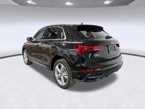 Mythos Black Metallic 2021 Audi Q3 45 S line Premium Plus