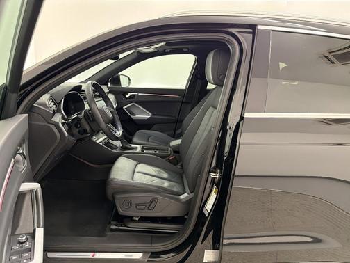 Mythos Black Metallic 2021 Audi Q3 45 S line Premium Plus