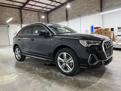Mythos Black Metallic 2021 Audi Q3 45 S line Premium Plus