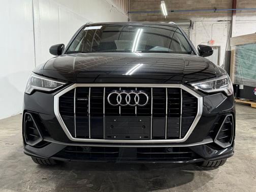 Mythos Black Metallic 2021 Audi Q3 45 S line Premium Plus