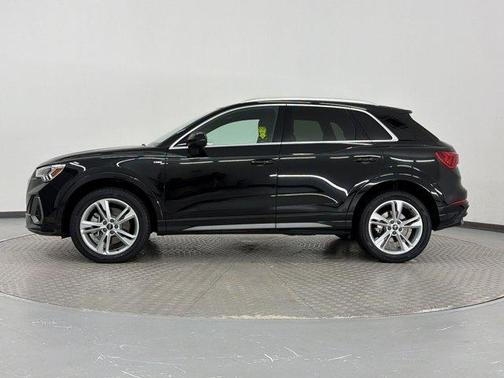 Mythos Black Metallic 2021 Audi Q3 45 S line Premium Plus