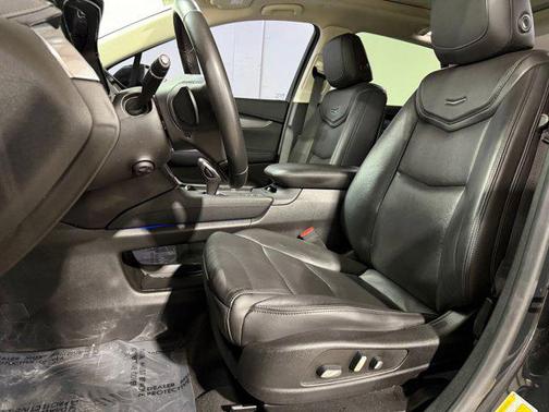 Manhattan Noir Metallic 2019 Cadillac XT5 Luxury