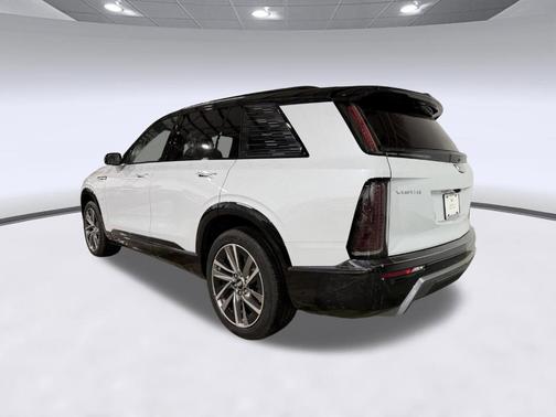 Vibrant White Tricoat 2026 Cadillac VISTIQ Sport