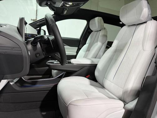 Argent Silver Metallic 2026 Cadillac LYRIQ Sport