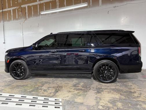 Dark Moon Blue Metallic 2023 Cadillac Escalade ESV Sport Platinum
