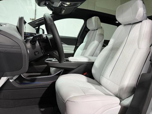 Argent Silver Metallic 2026 Cadillac LYRIQ Sport