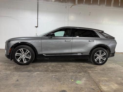Argent Silver Metallic 2024 Cadillac LYRIQ Tech