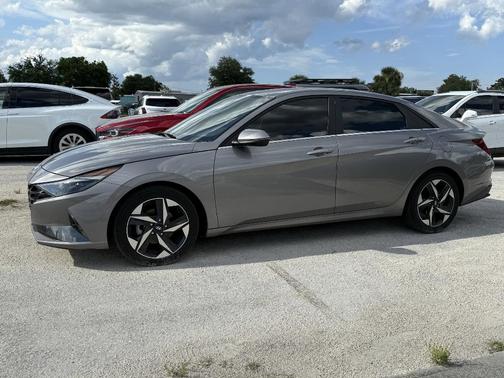2023 Hyundai ELANTRA Limited