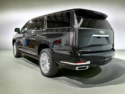 2026 Cadillac Escalade ESV Luxury
