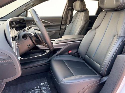 Crystal White Tricoat 2024 Cadillac LYRIQ Sport