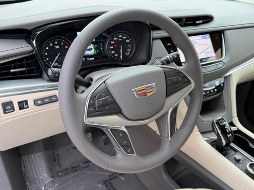 Crystal White Tricoat 2026 Cadillac XT5 Premium Luxury