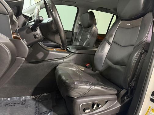 Crystal White Tricoat 2016 Cadillac Escalade Luxury