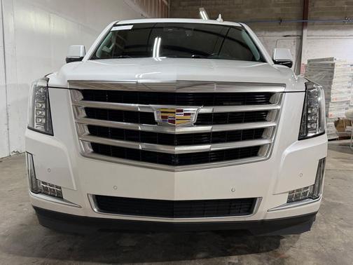 Crystal White Tricoat 2016 Cadillac Escalade Luxury