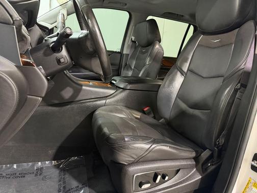 Crystal White Tricoat 2016 Cadillac Escalade Luxury