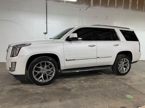 Crystal White Tricoat 2016 Cadillac Escalade Luxury