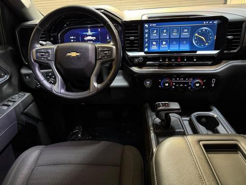 Dark Ash Metallic 2022 Chevrolet Silverado 1500 LT