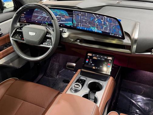 Argent Silver Metallic 2026 Cadillac VISTIQ Platinum