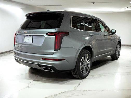 2025 Cadillac XT6 Premium Luxury FWD
