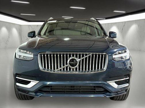 2021 Volvo XC90 Recharge Plug-In Hybrid T8 Inscription 6 Passenger