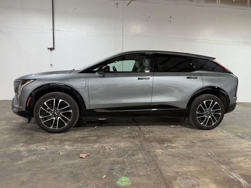 Argent Silver Metallic 2027 Cadillac OPTIQ Sport