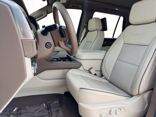 White Frost Tricoat 2025 GMC Yukon Denali