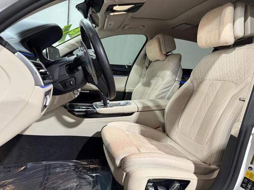 White 2018 BMW 750 i xDrive