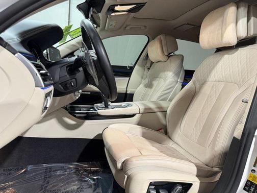 White 2018 BMW 750 i xDrive