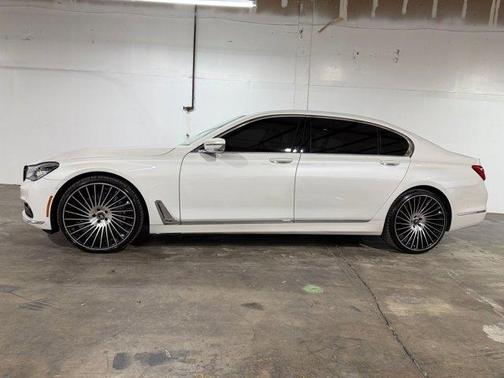 White 2018 BMW 750 i xDrive