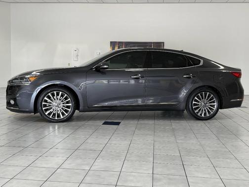 2019 Kia Cadenza Premium