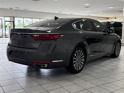 2019 Kia Cadenza Premium