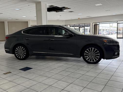 2019 Kia Cadenza Premium