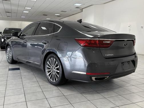 2019 Kia Cadenza Premium