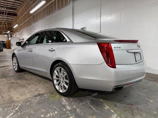 Radiant Silver Metallic 2017 Cadillac XTS Luxury