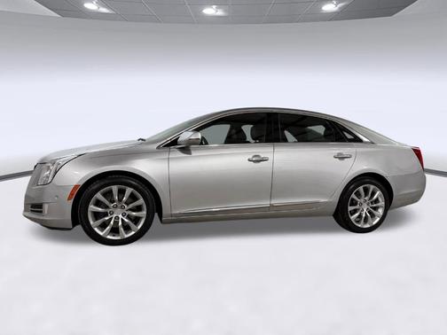 Radiant Silver Metallic 2017 Cadillac XTS Luxury