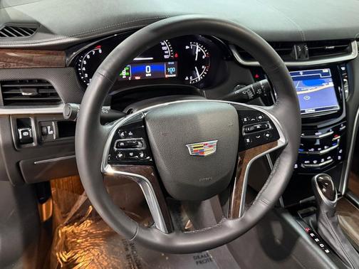 Radiant Silver Metallic 2017 Cadillac XTS Luxury